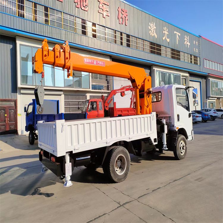 朔州市三轮随车吊定制 农用改装机自备吊中瑞长期出售